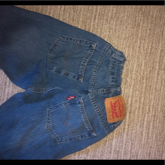 Levi ripped jeans - Picture 2 of 3